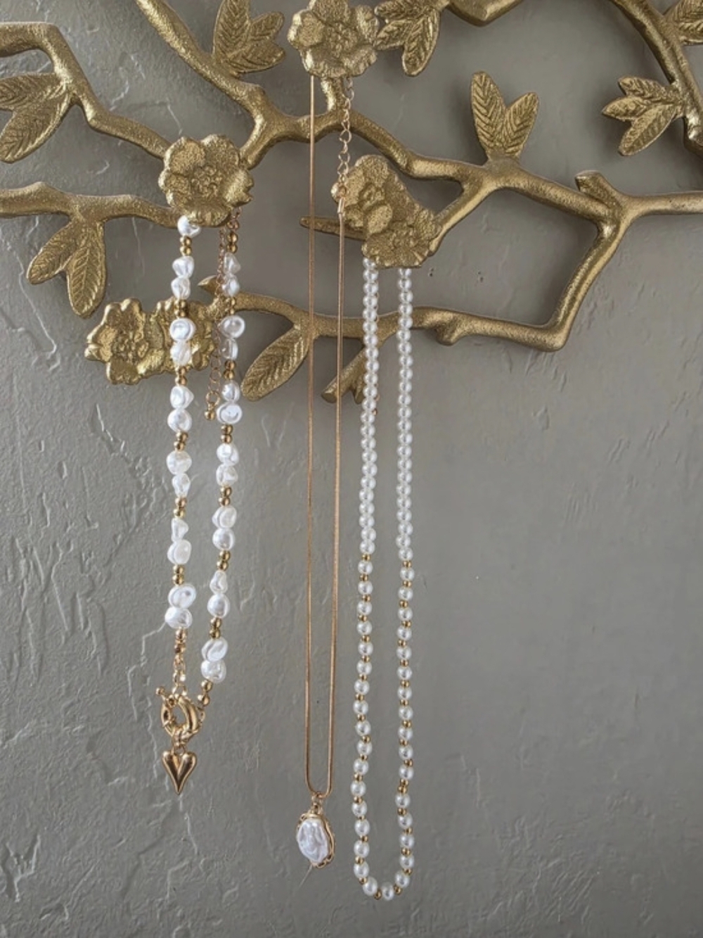 Pearl Pendant Necklace Set in White & Gold Never Worn